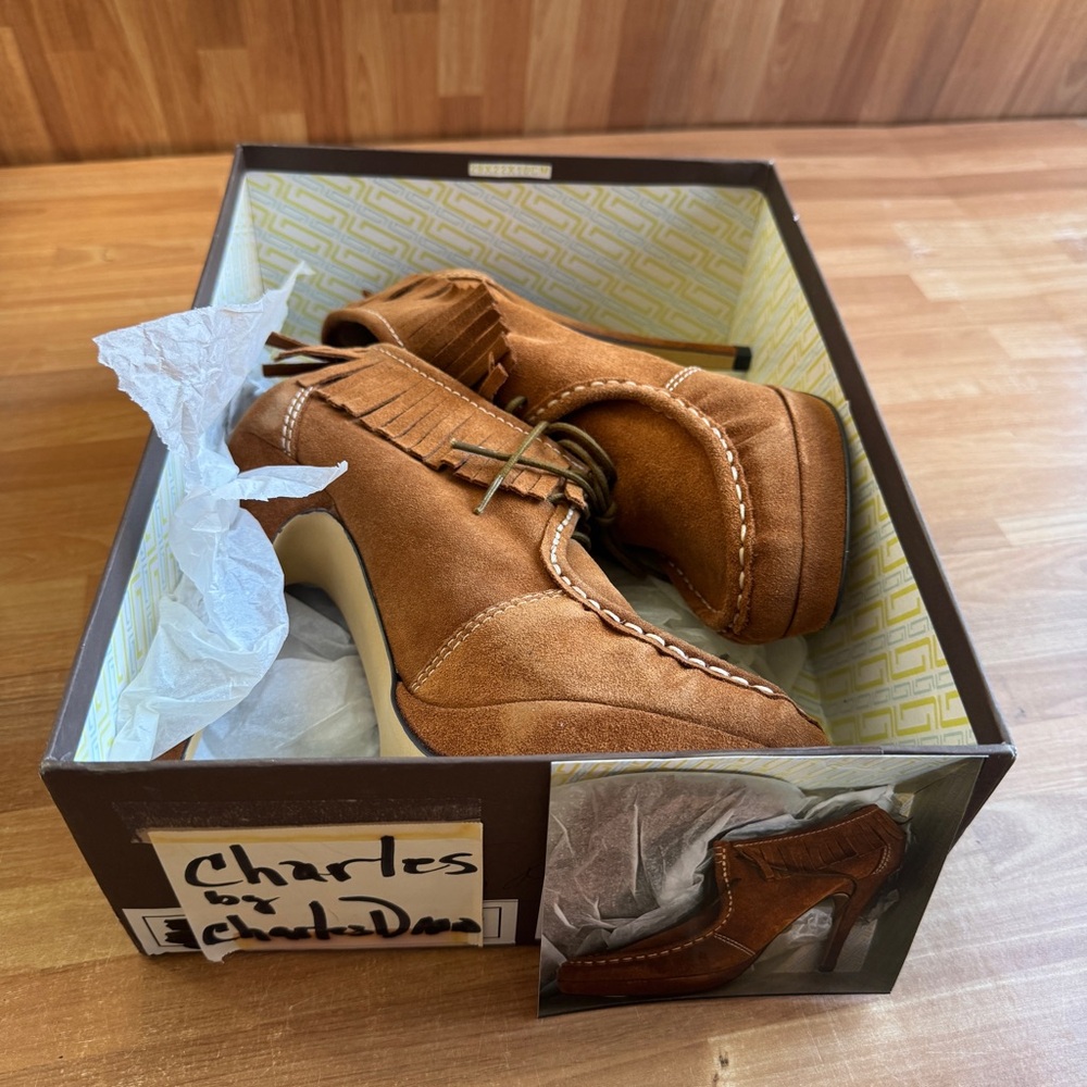 Charles by Charles David Suede Fringe Stiletto Heel Booties. Size 8 - Picture 10 of 12